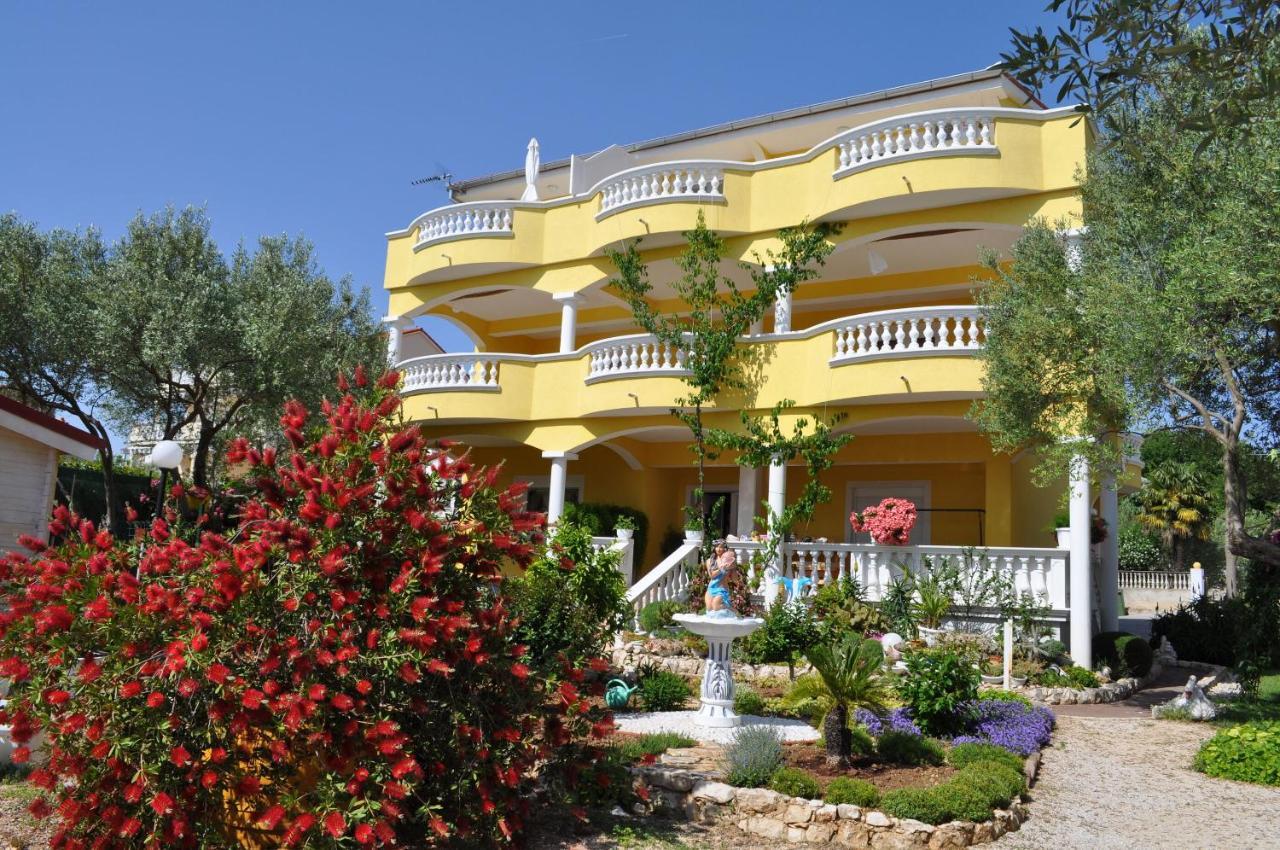 Apartments Dandelion Biograd Na Moru Exterior foto