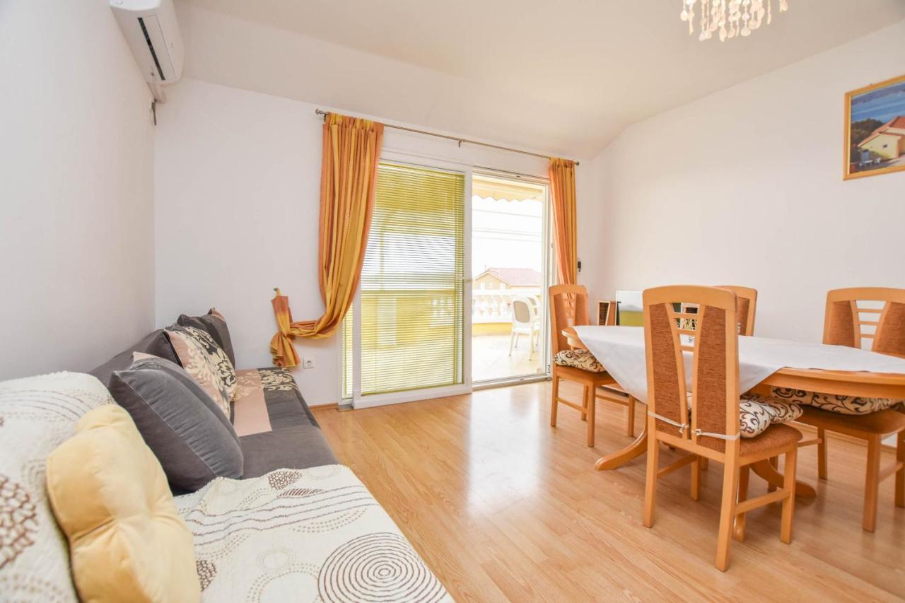 Apartments Dandelion Biograd Na Moru Exterior foto
