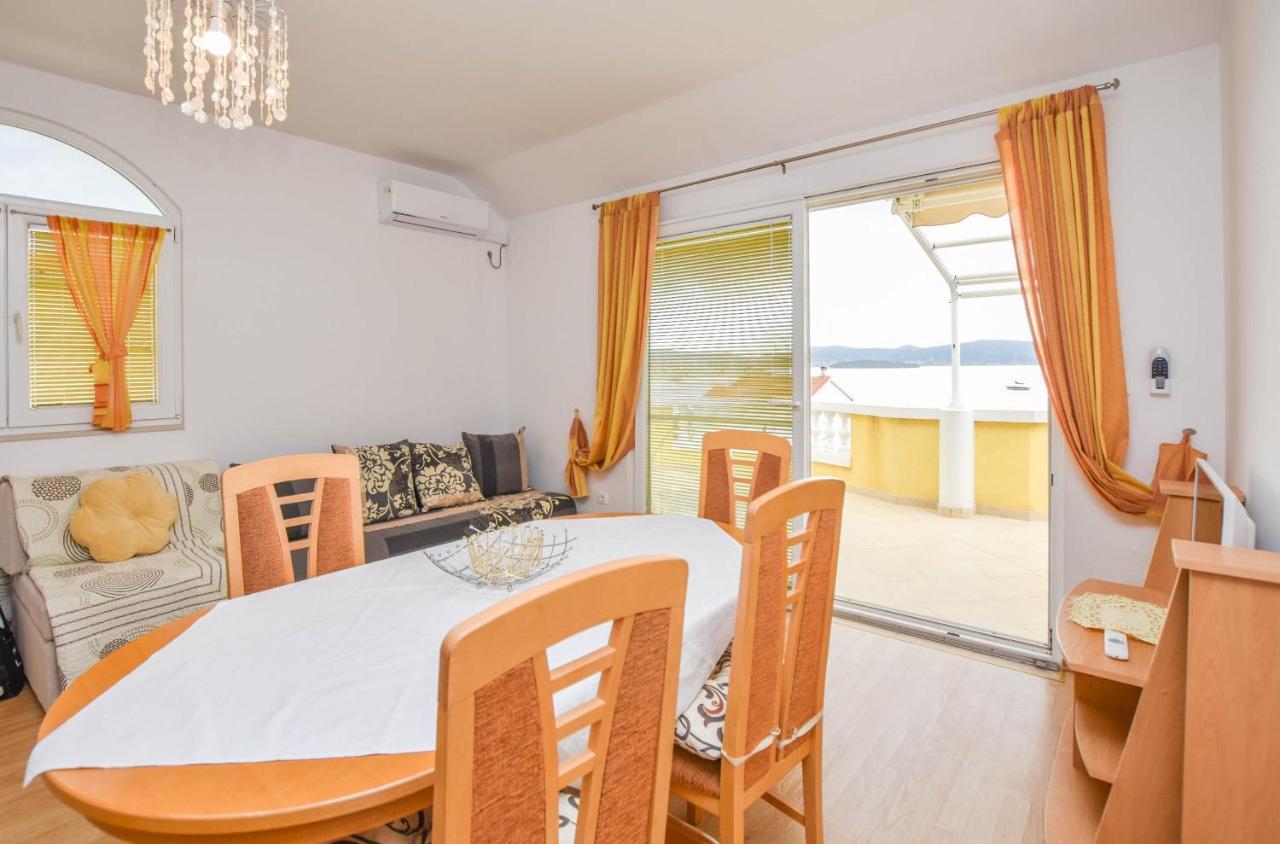 Apartments Dandelion Biograd Na Moru Exterior foto