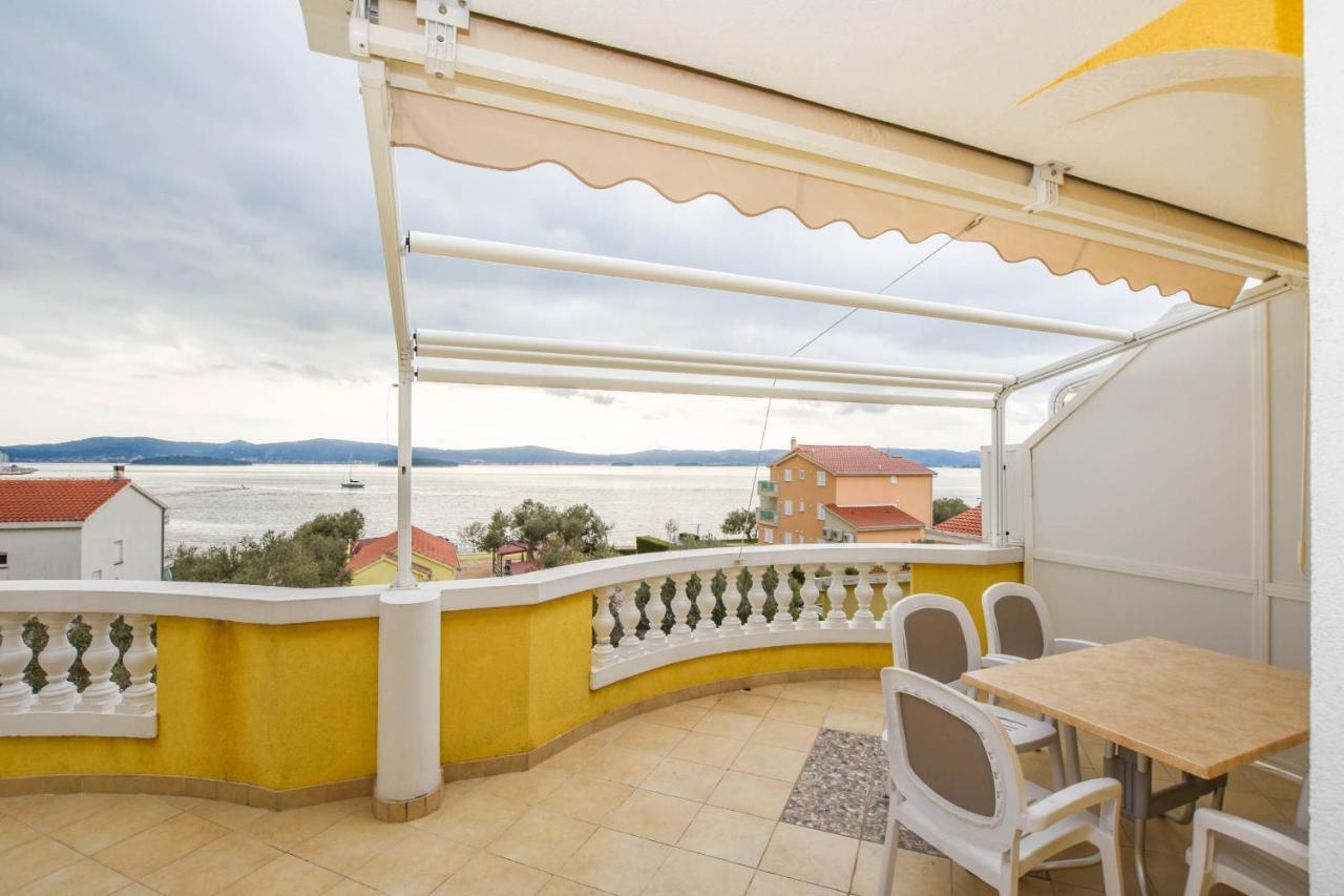 Apartments Dandelion Biograd Na Moru Exterior foto